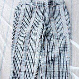 Grey plaid cropped pant